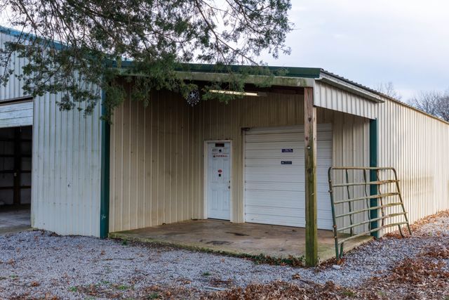 2239 Hunter Bills Rd, Lewisburg, TN 37091