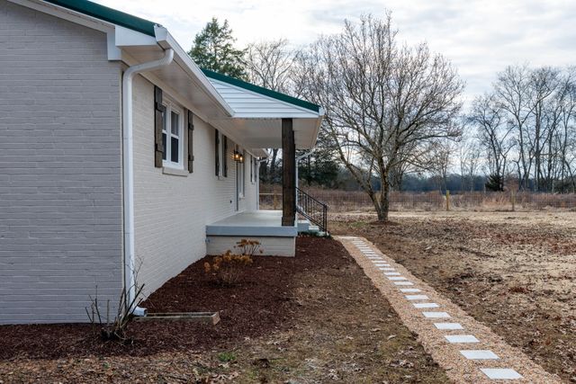 2239 Hunter Bills Rd, Lewisburg, TN 37091