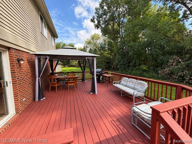 25895 Junction, Novi, MI 48375