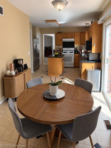 25895 Junction, Novi, MI 48375