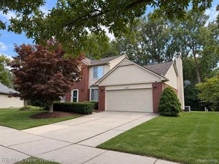 25895 Junction, Novi, MI 48375