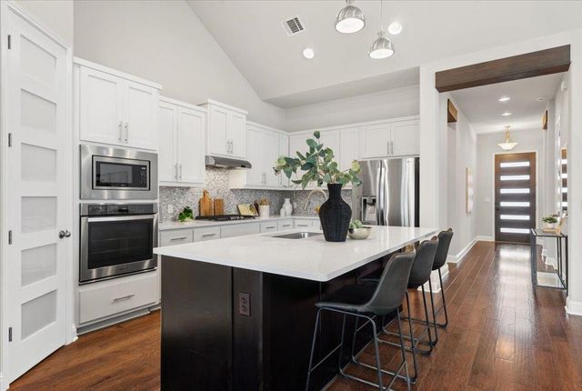 5205 Allamanda DR, Austin, TX 78739