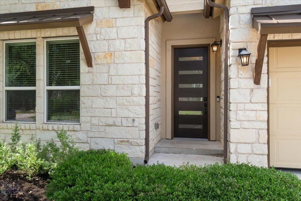 5205 Allamanda DR, Austin, TX 78739