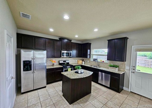 729 Community, New Braunfels, TX 78132