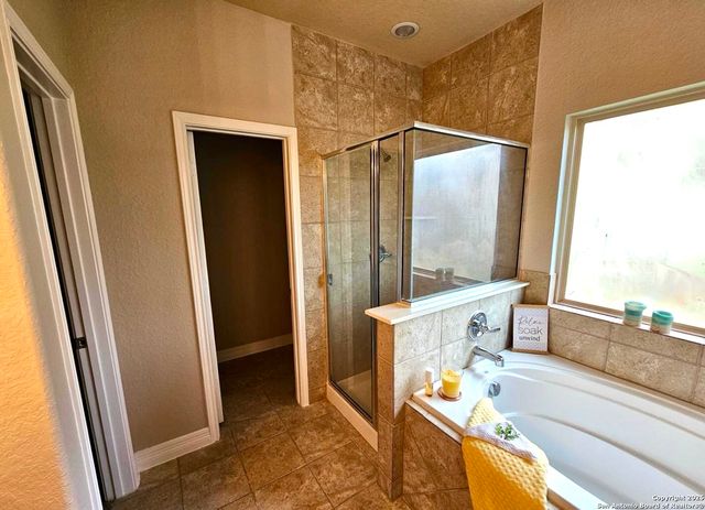 729 Community, New Braunfels, TX 78132