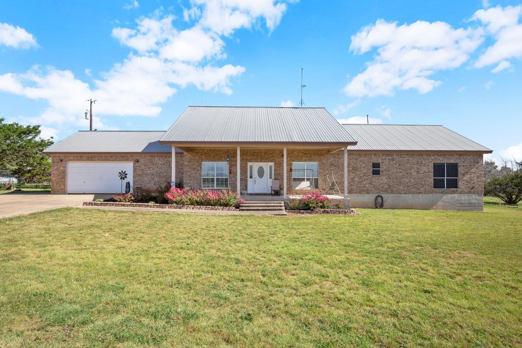 2110 County Road 285, Liberty Hill, TX 78642