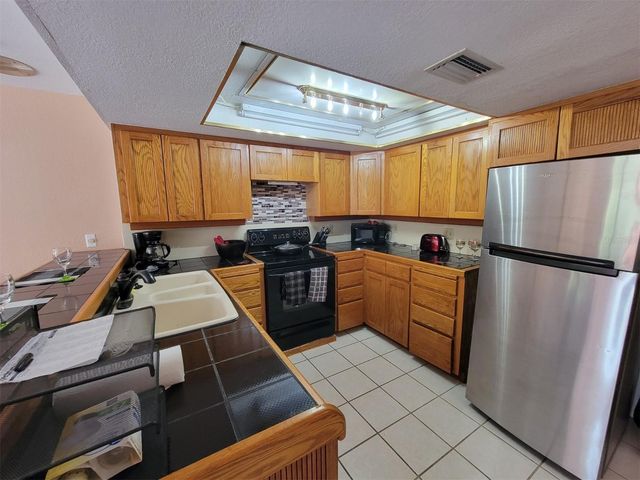 1761 CUPECOY CIRCLE N-7, Lutz, FL 33558