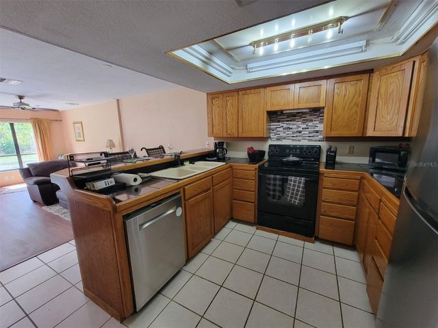 1761 CUPECOY CIRCLE N-7, Lutz, FL 33558