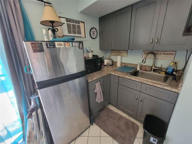 1761 CUPECOY CIRCLE N-7, Lutz, FL 33558