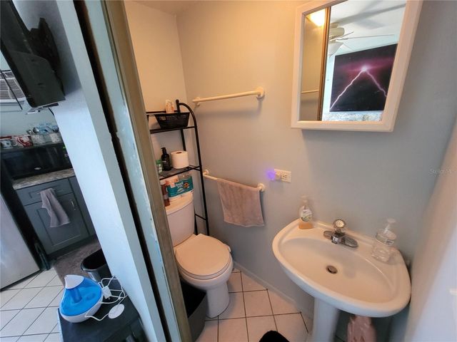 1761 CUPECOY CIRCLE N-7, Lutz, FL 33558