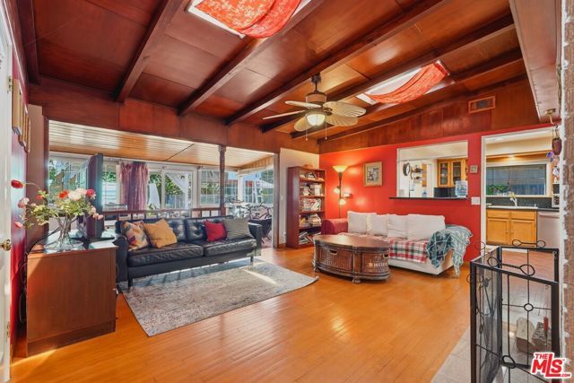 15719 Vose Street, Los Angeles, CA 91406