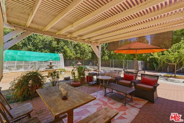 15719 Vose Street, Los Angeles, CA 91406