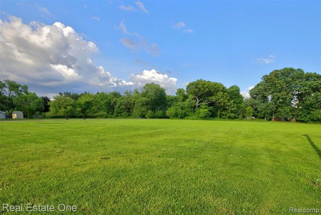 2355 S Sashabaw Road, Ortonville, MI 48462