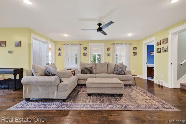 2355 S Sashabaw Road, Ortonville, MI 48462