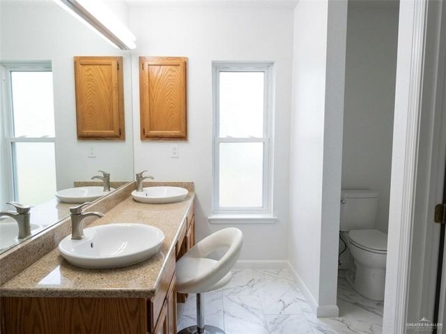 1713 E 24th Place, Mission, TX 78574