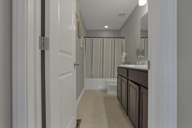 7852 Oldham Drive, Reynoldsburg, OH 43068