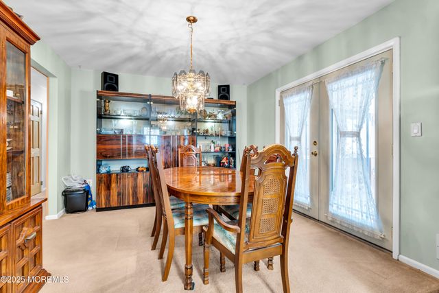 4 Evergreen Place, Howell, NJ 07731