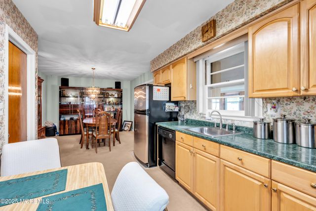 4 Evergreen Place, Howell, NJ 07731