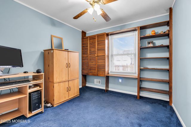 4 Evergreen Place, Howell, NJ 07731