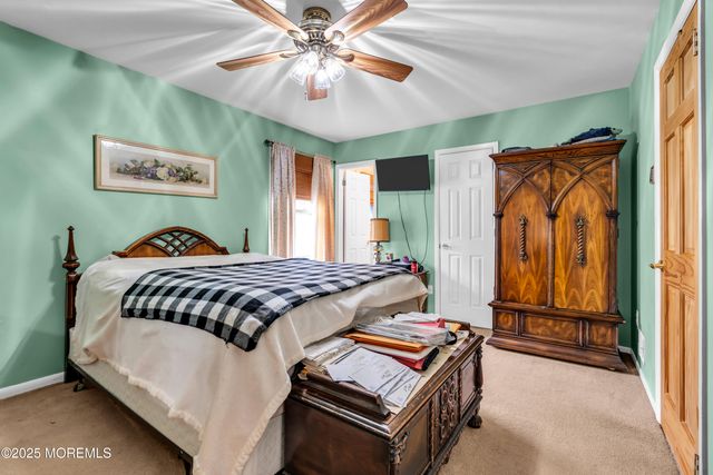 4 Evergreen Place, Howell, NJ 07731