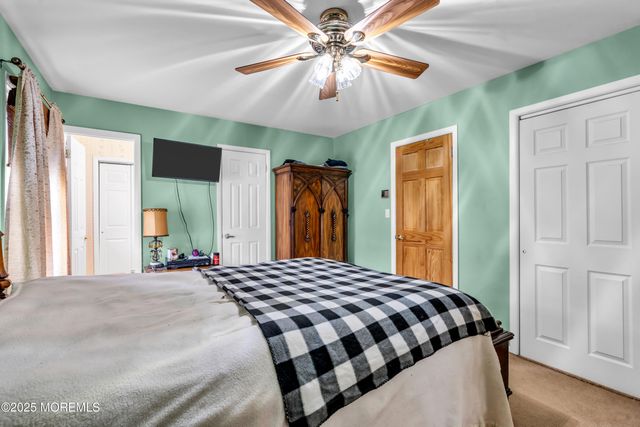 4 Evergreen Place, Howell, NJ 07731