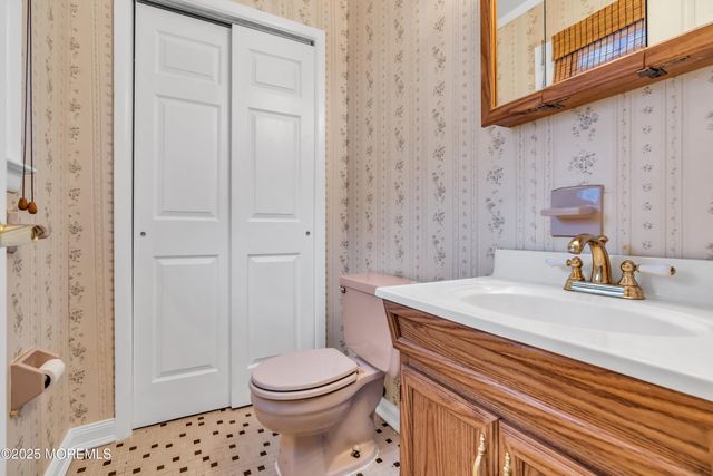 4 Evergreen Place, Howell, NJ 07731