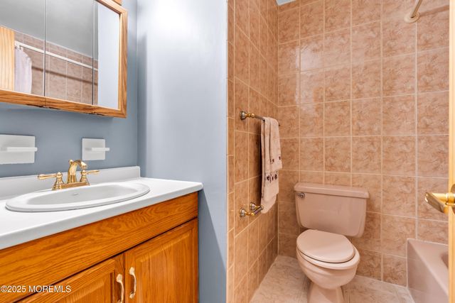 4 Evergreen Place, Howell, NJ 07731