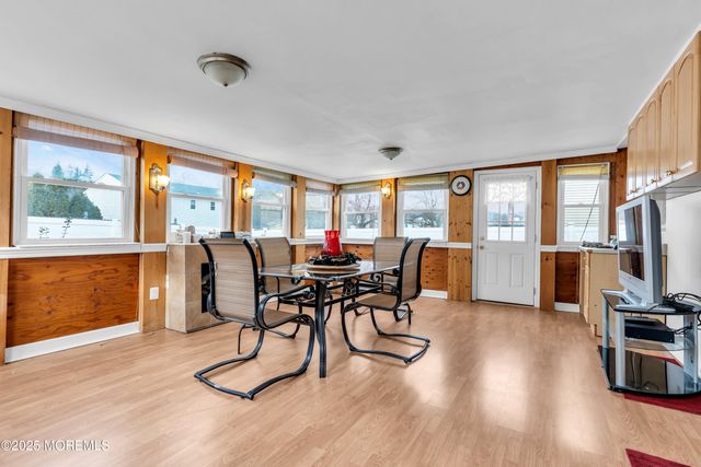 4 Evergreen Place, Howell, NJ 07731