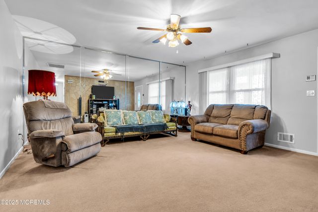 4 Evergreen Place, Howell, NJ 07731