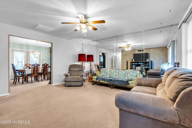 4 Evergreen Place, Howell, NJ 07731