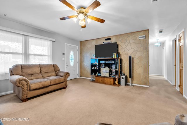 4 Evergreen Place, Howell, NJ 07731