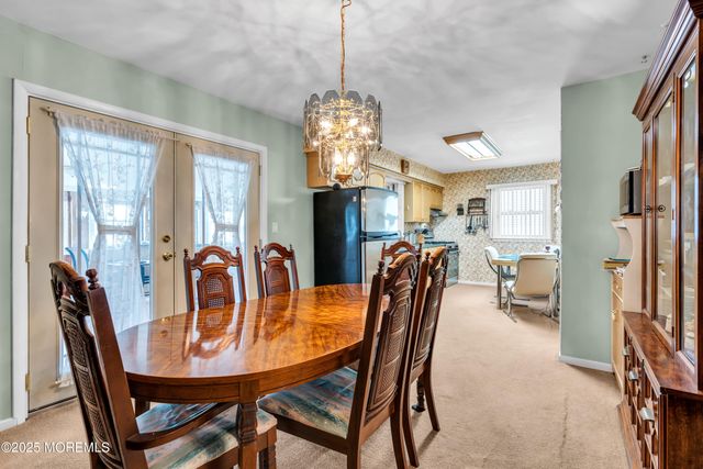 4 Evergreen Place, Howell, NJ 07731