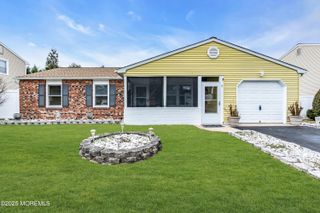 4 Evergreen Place, Howell, NJ 07731