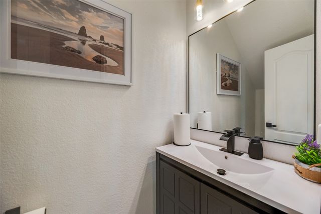 472 Round Rock Road, Cedar Hill, TX 75104