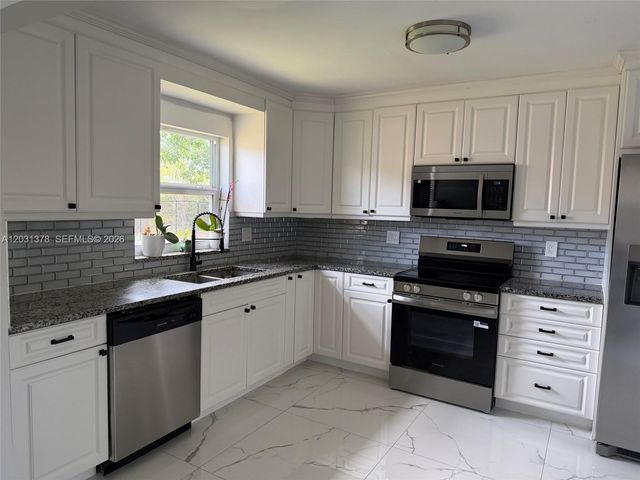 9125 SW 16th Rd E, Boca Raton, FL 33428