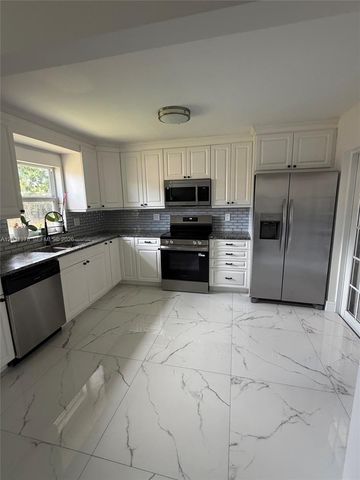 9125 SW 16th Rd E, Boca Raton, FL 33428