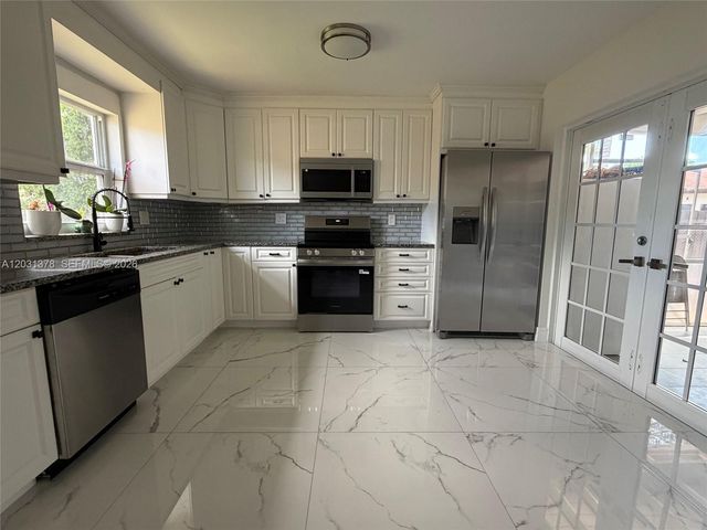 9125 SW 16th Rd E, Boca Raton, FL 33428