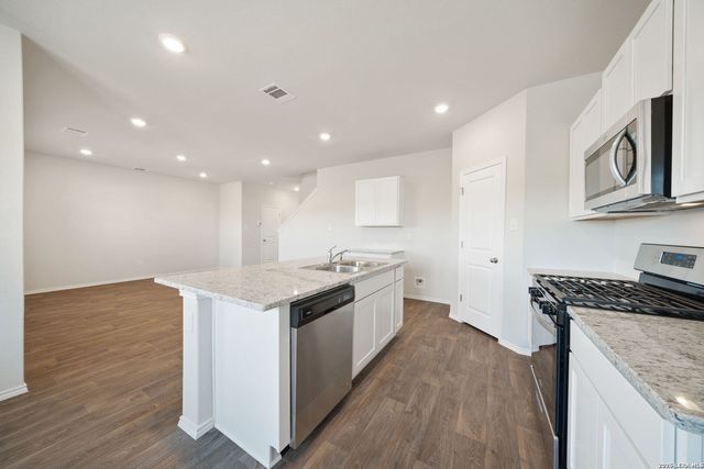 15638 Clove Spice Way, Von Ormy, TX 78073