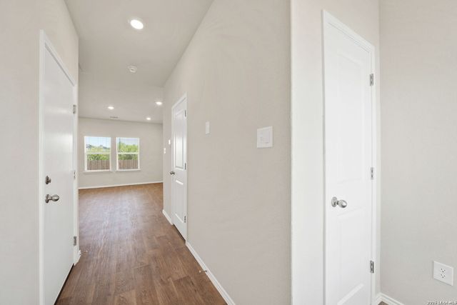 15638 Clove Spice Way, Von Ormy, TX 78073