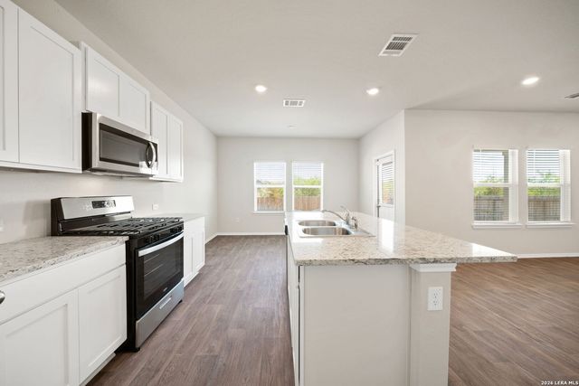 15638 Clove Spice Way, Von Ormy, TX 78073