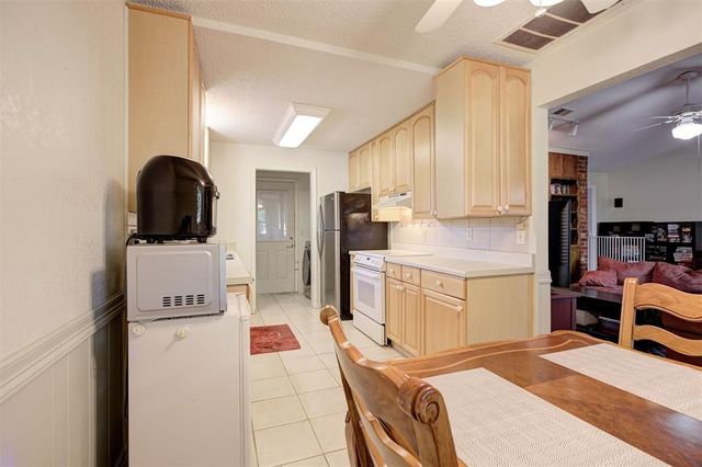 909 N King Avenue, Midwest City, OK 73130