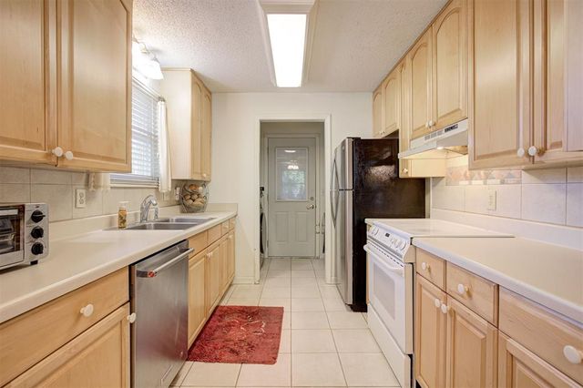 909 N King Avenue, Midwest City, OK 73130