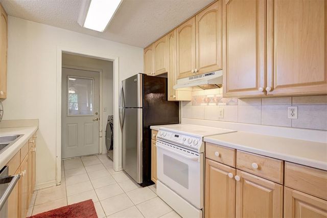 909 N King Avenue, Midwest City, OK 73130