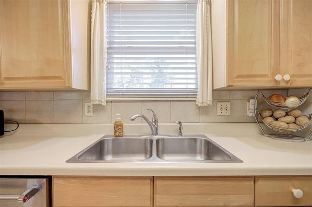 909 N King Avenue, Midwest City, OK 73130