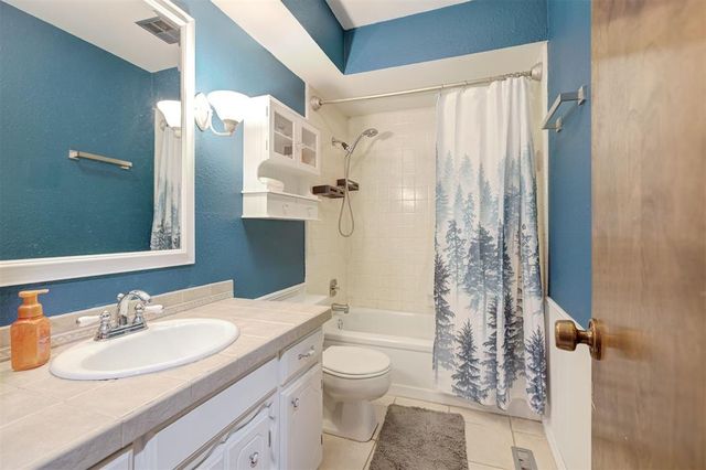 909 N King Avenue, Midwest City, OK 73130