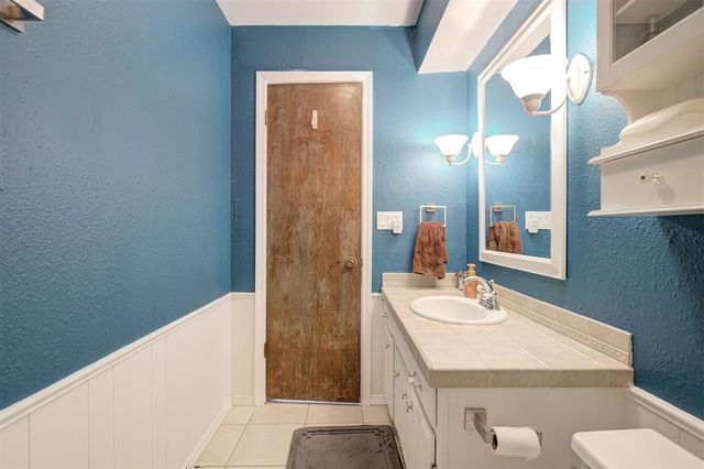 909 N King Avenue, Midwest City, OK 73130