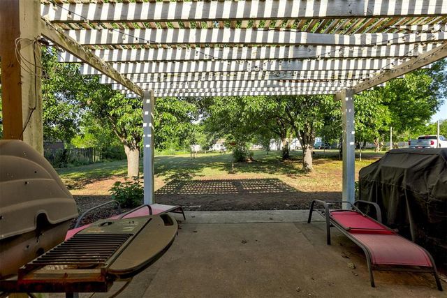 909 N King Avenue, Midwest City, OK 73130