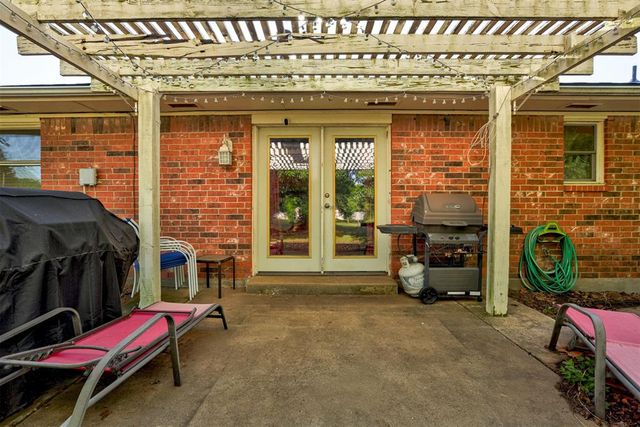 909 N King Avenue, Midwest City, OK 73130