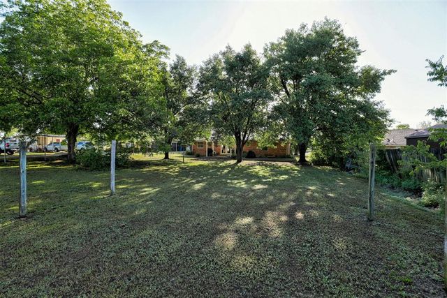 909 N King Avenue, Midwest City, OK 73130