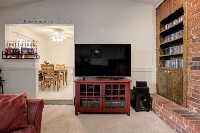 909 N King Avenue, Midwest City, OK 73130